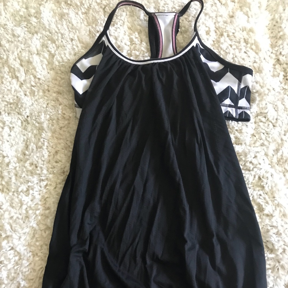 Lululemon workout tank. Size 4. Longer and looser